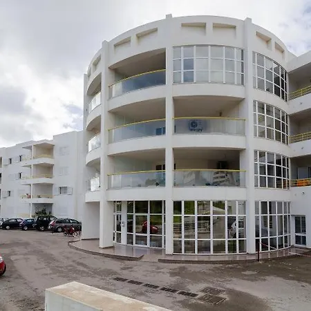 Pool & Tennis Appartement