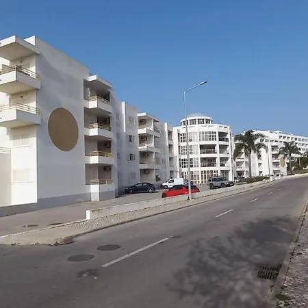 Pool & Tennis 阿尔布费拉