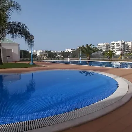 Pool & Tennis Апартаменти