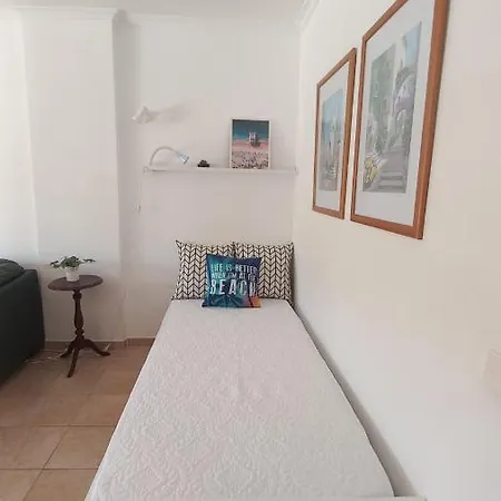 Pool & Tennis Apartment *