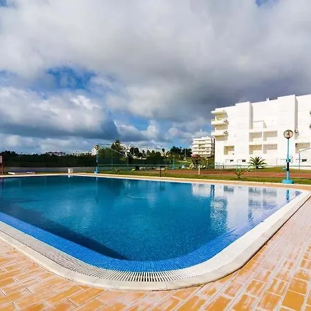 Pool & Tennis